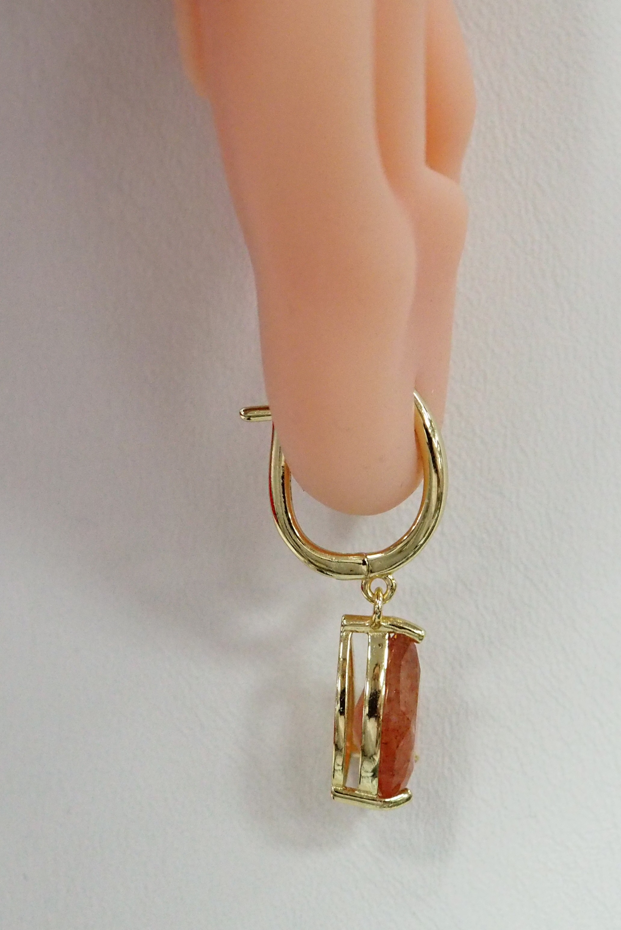 Серебряные серьги с солнечными камнями